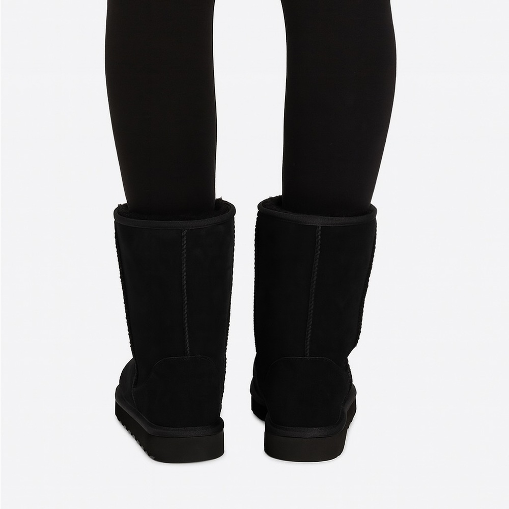 🛑 SOLD Classic Short ll UGG - Black Suede Boots - Picture 2 of 10